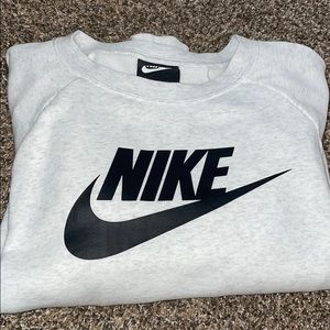 nike crew neck sweatshirt